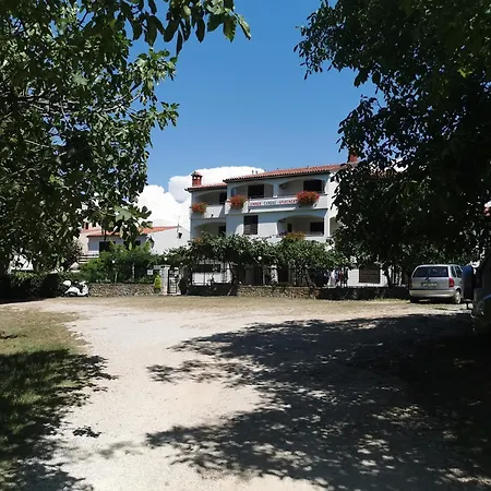 Ritosa לינה וארוחת בוקר 3*
