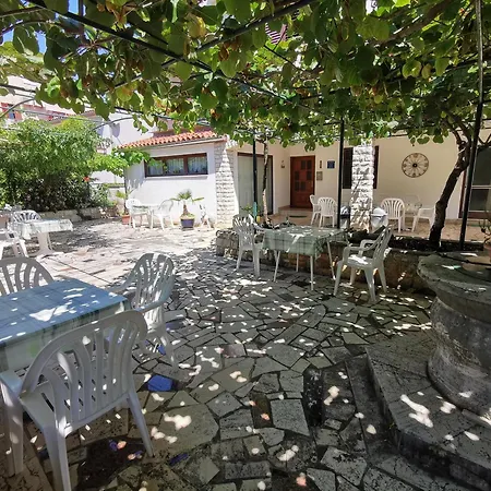 ベッド・アンド・ブレックファスト Ritosa 3*